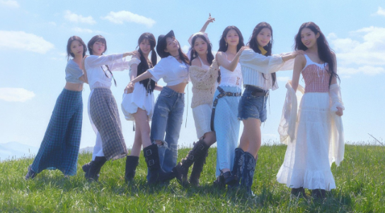 人气女团fromis_9延续夏日女王封号！预计在8月回归，7月推出写真摄影展～  第1张